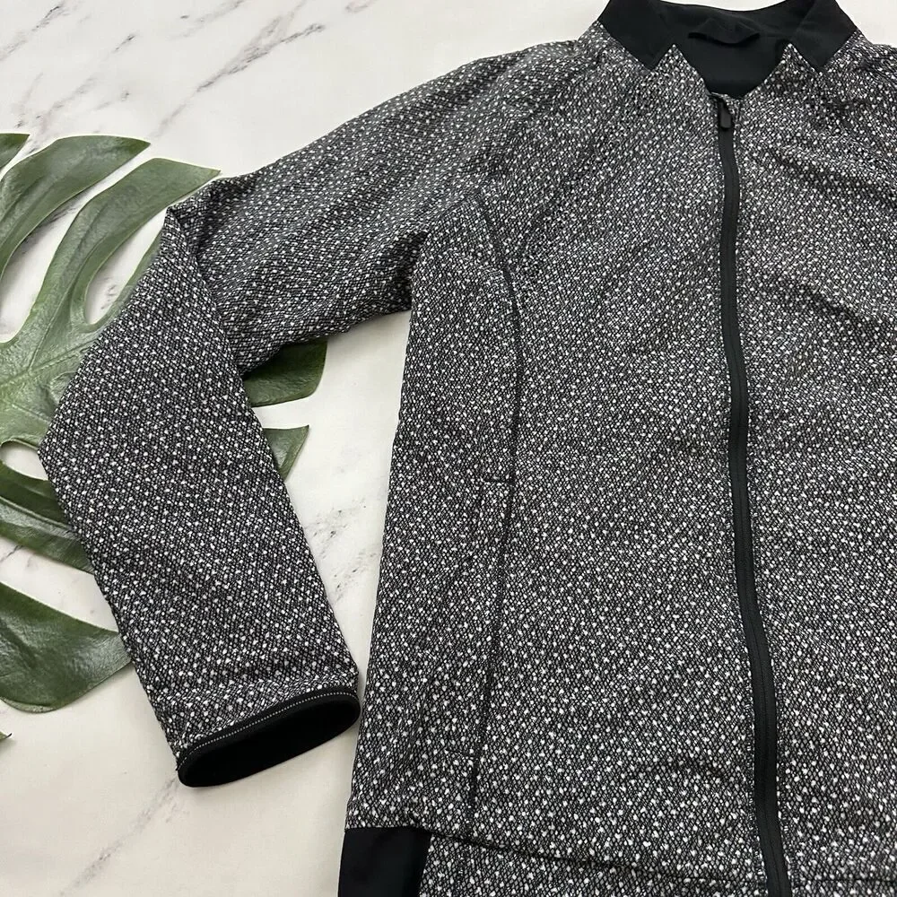 Lululemon Hit It Jacket Womens Size 6 Frozen Fizz Black White Zip Up Lightweight